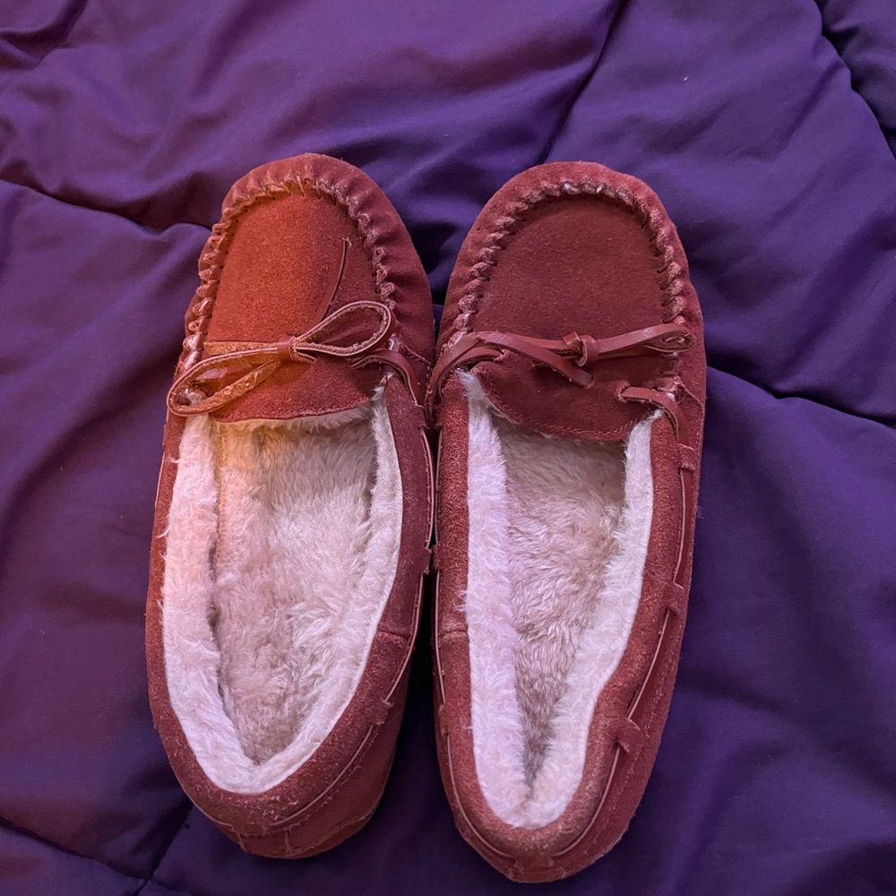brown slippers with fur never wore 5/6 small